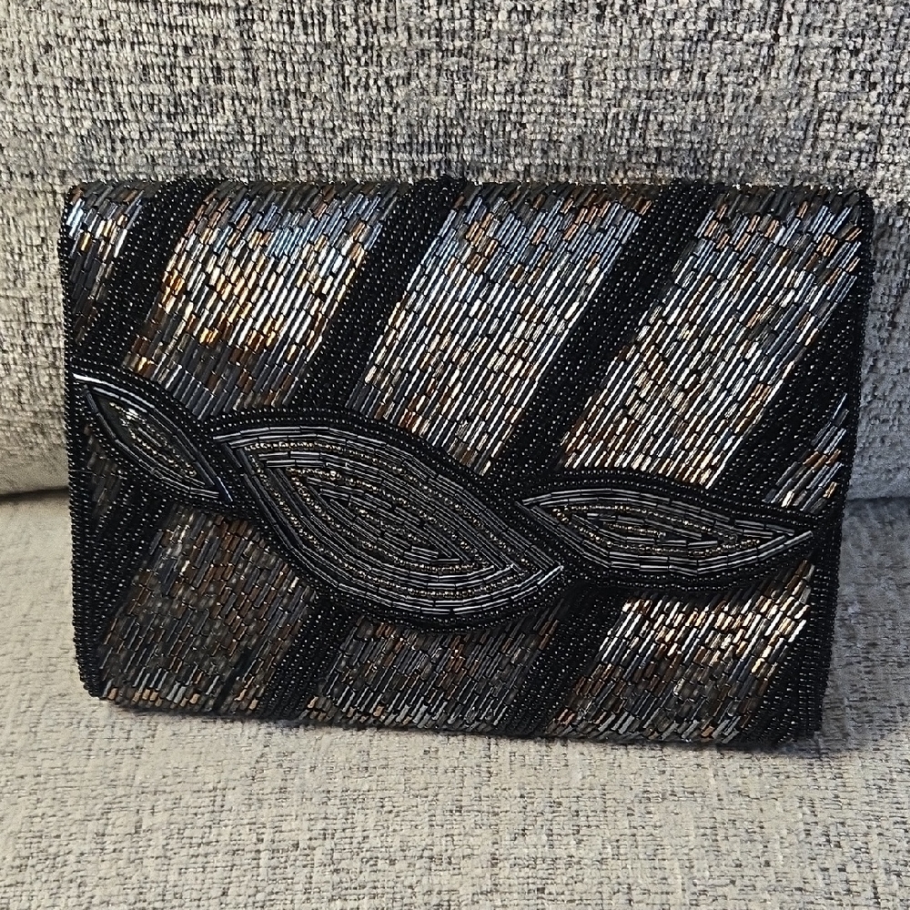 Kai-Yin-Lo Elegant Black and Silver Beaded Clutch 5.50" X 7.50"